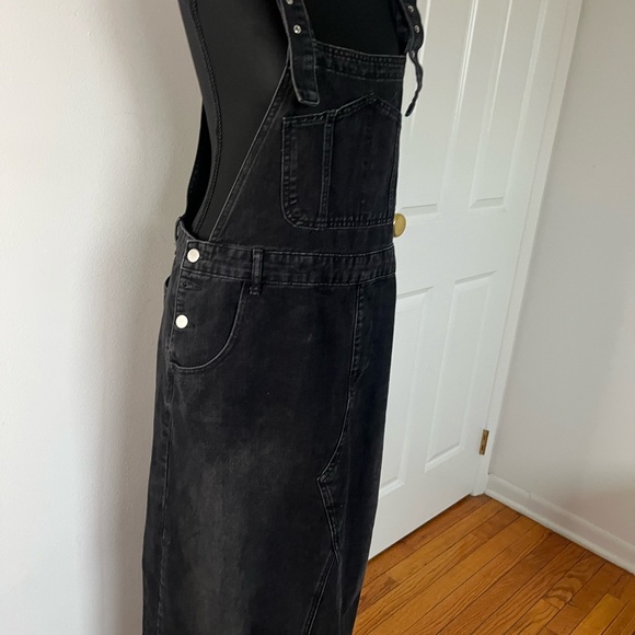 SHEIN Black Denim Women's Overalls - Picture 3 of 3